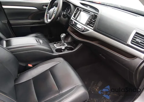 2017 Toyota Highlander Xle from USA, damaged, VIN 5TDJZRFH3HS373828